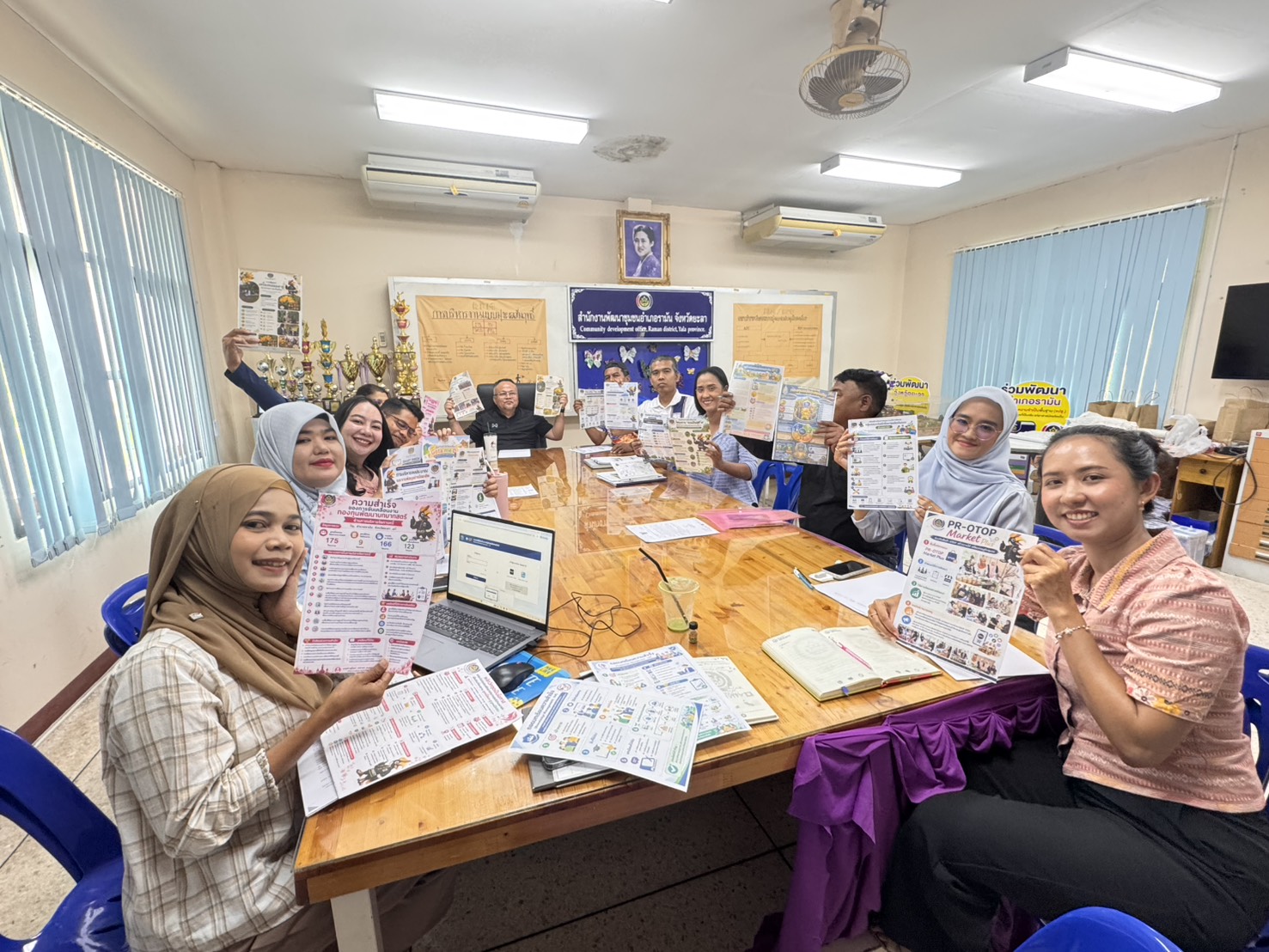 พช.รามัน ประชุมติดตามและประเมินผลแผนพัฒนาตนเอง (IDP) มุ่งยกระดับ 4 สมรรถนะหลัก เสริมศักยภาพบุคลากรกรมการพัฒนาชุมชน